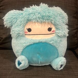 Fuzz-A-Mallows Bigfoot - Joelle